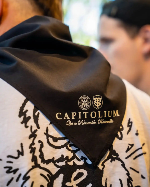 Bandana noir, logo blanc, DTF, Capitolium, atelier Antistatik à Toulouse